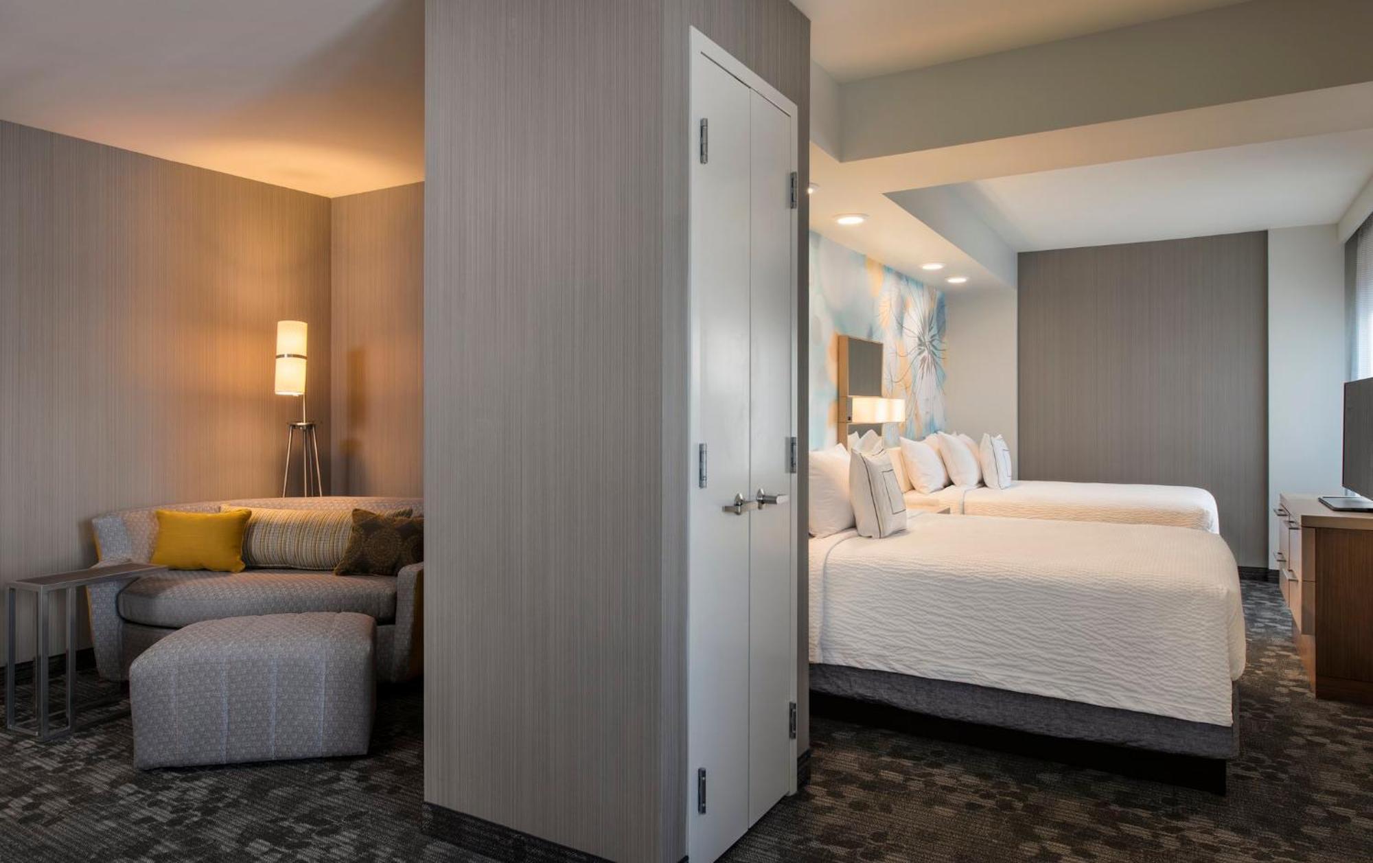 Hotel Courtyard By Marriott Calgary South Exterior foto