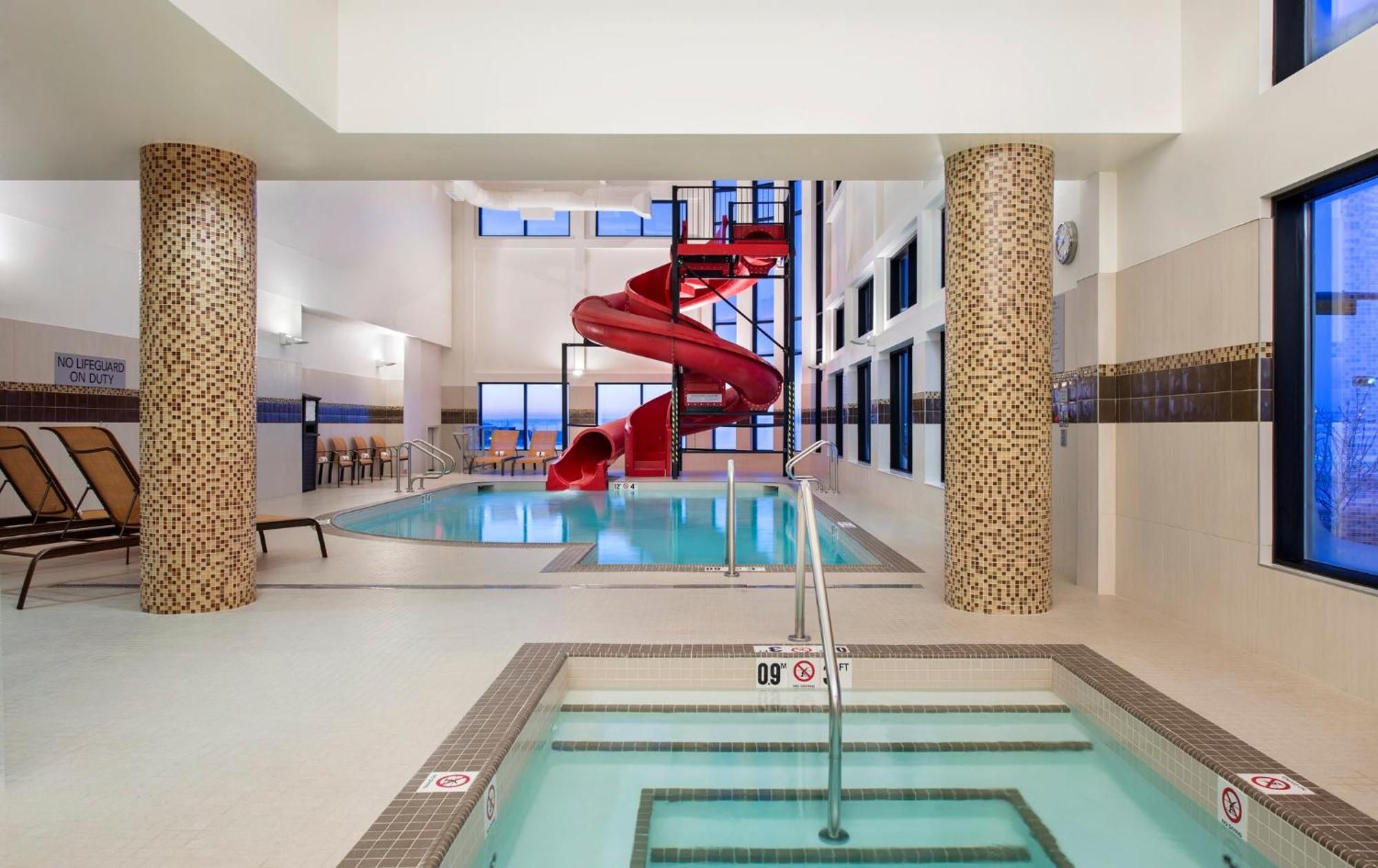 Hotel Courtyard By Marriott Calgary South Exterior foto